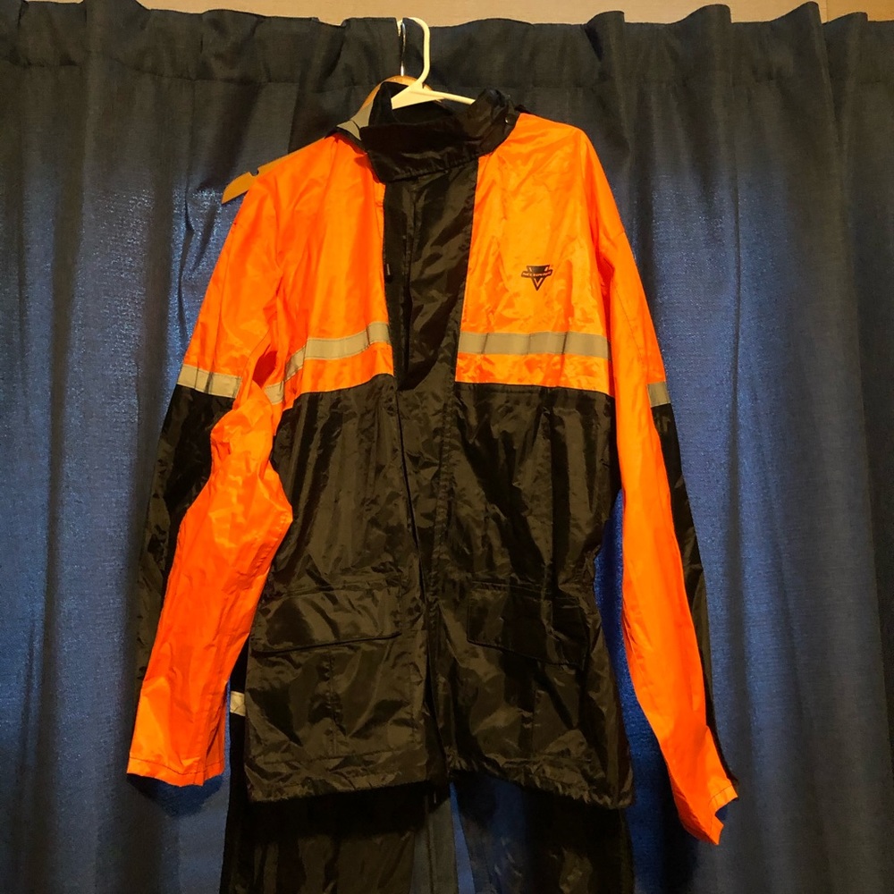 Rain suit
